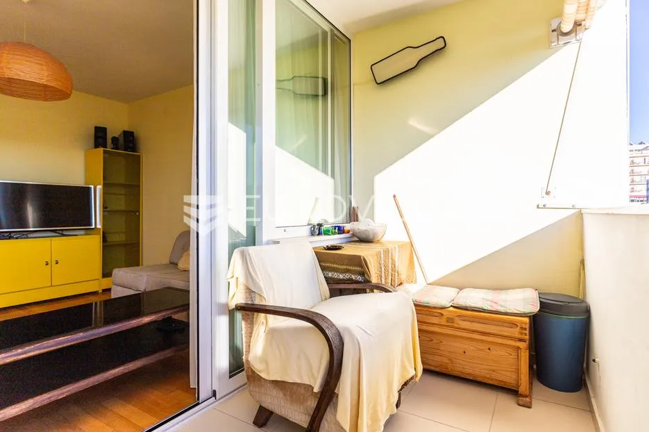 split, gripe komforan dvosoban stan 64 m² s pogledom - slika 7