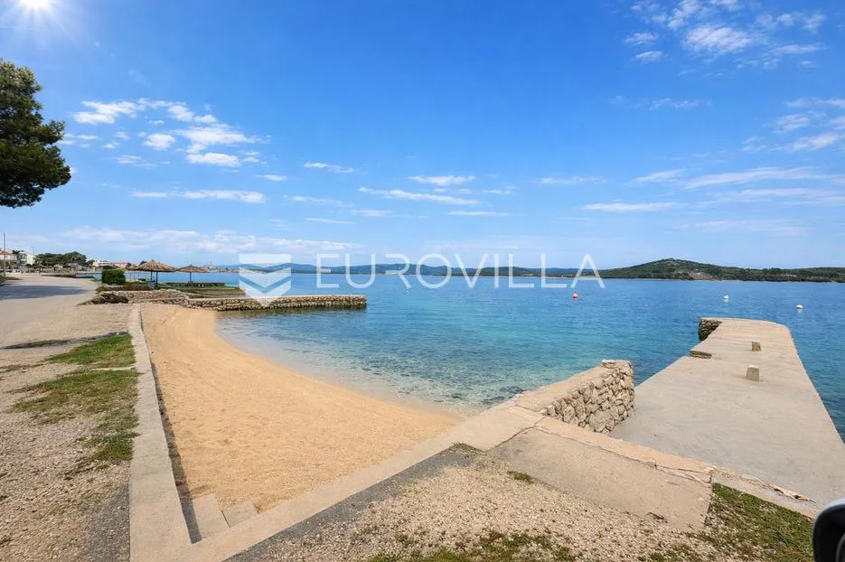 betina, prekrasan trosoban stan s bazenom i pogledom na more, 112,75 m² - slika 24