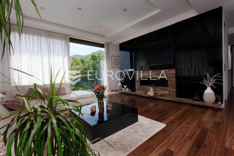 matulji, penthouse peterosobni dvoetažni stan160 m², terasa 130 m² i privatna okućnica 250 m² - slika 3