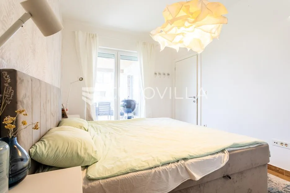 betina, prekrasan trosoban stan s bazenom i pogledom na more, 112,75 m² - slika 14