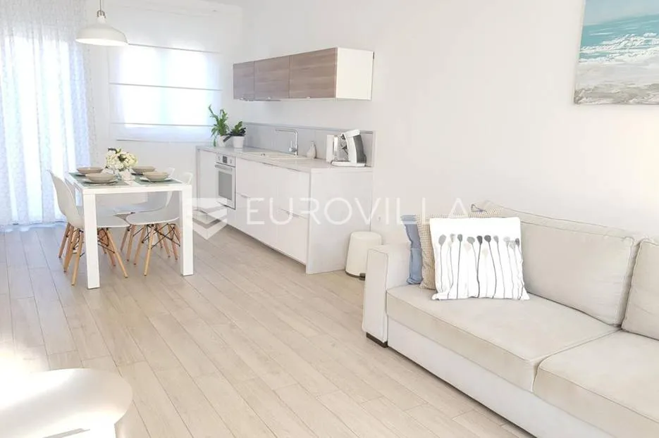 premantura, kuća s četiri apartmana i bazenom - slika 34