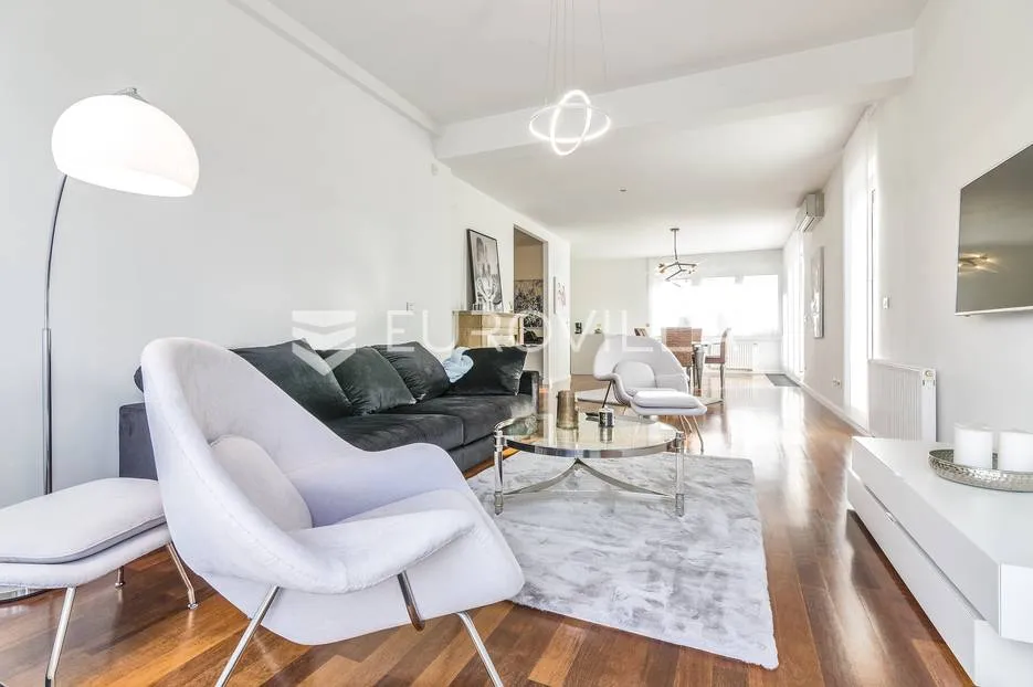pantovčak četverosobni penthouse za najam u urbanoj vili na zelengaju - slika 5