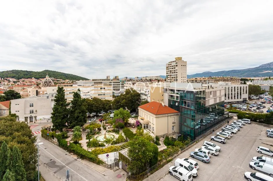 split, centar, trosoban stan s duplom garažom - slika 29