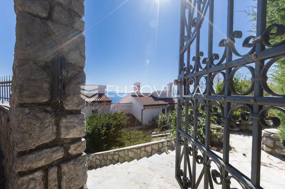 opatija, veprinac, jedinstvena vila s infinity bazenom i nevjerojatnim pogledom na kvarner - slika 47