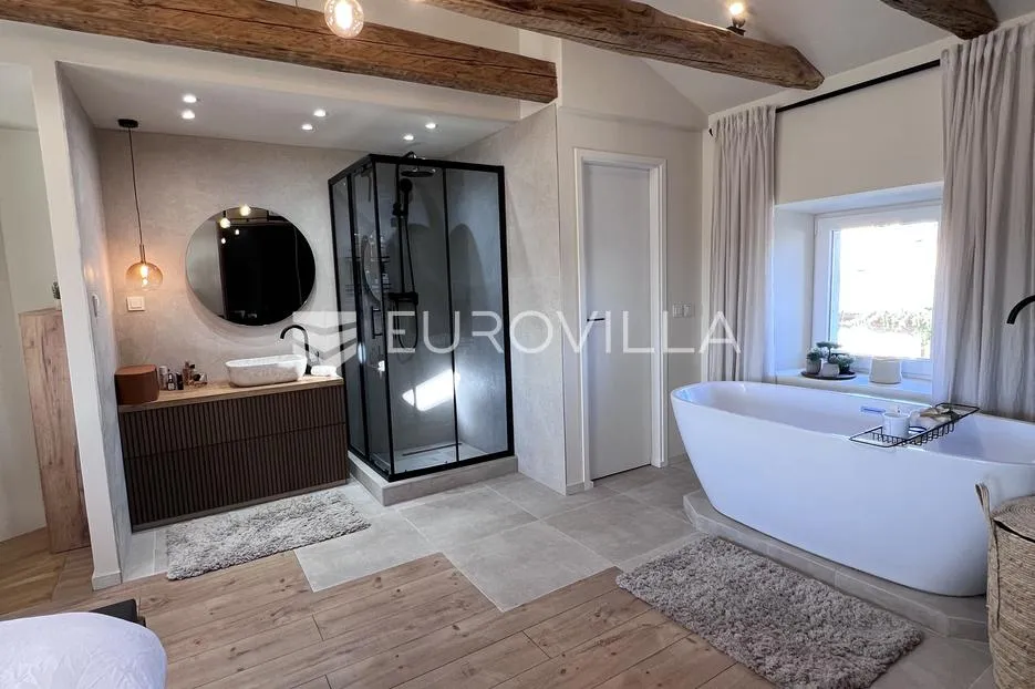 istra, kanfanar, potpuno renovirane dvije kamene kuće, useljive odmah, 130 m² - slika 28