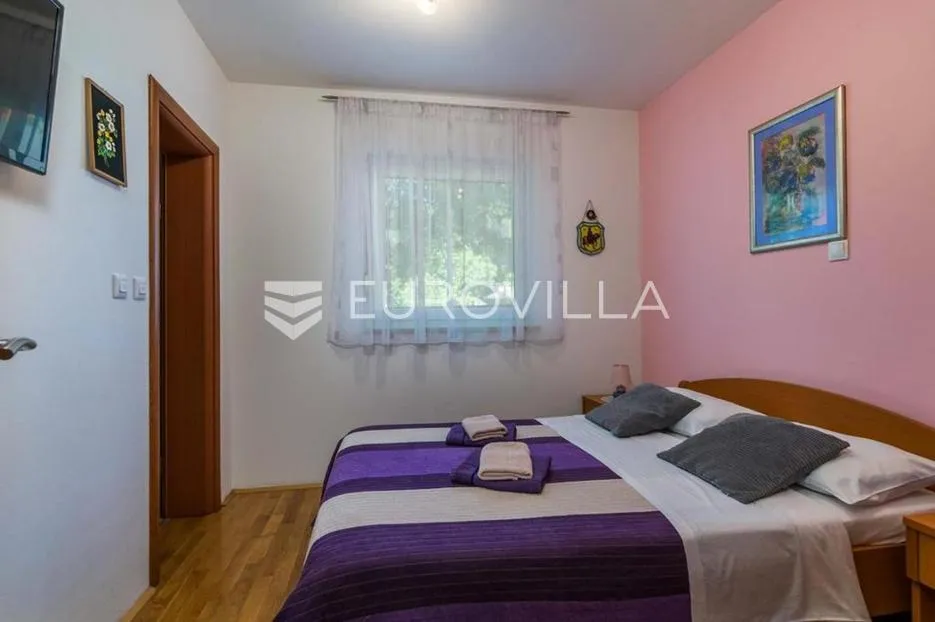 istra, pula, kuća s bazenom, teretanom i solarnim sustavom - slika 18