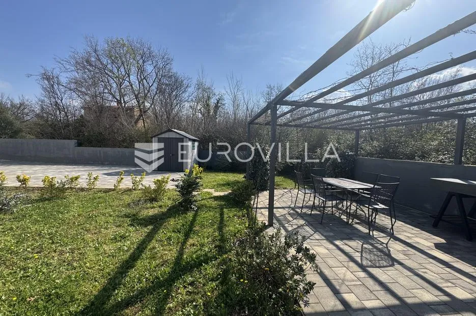 istra, žbandaj, troetažni stan 126 m² s 4 spavaće sobe, vrtom i parkingom - slika 40