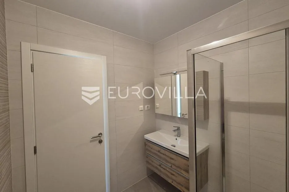 istra, poreč, dvosoban stan sa krovnom terasom i panoramskim pogledom na more - slika 8