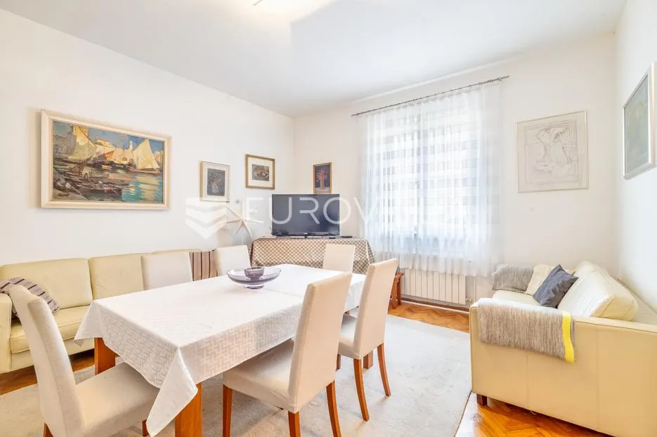 zagreb, strogi centar, prekrasan trosoban stan s balkonom 100m2 - slika 3