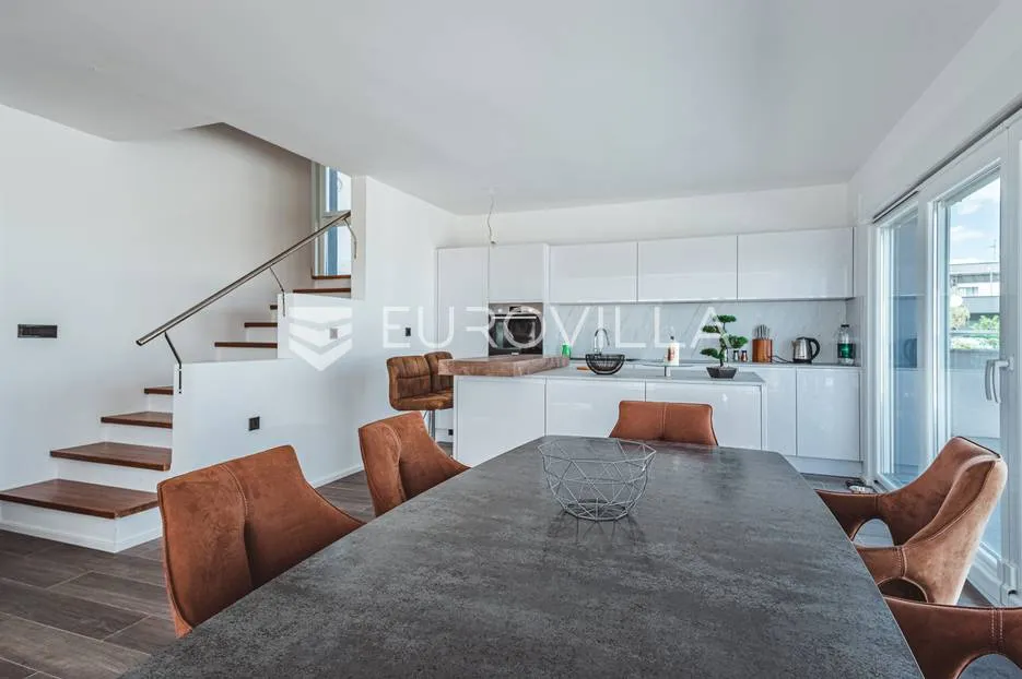 zagreb, maksimir, luksuzan četverosobni penthouse s dvije terase 137 m² - slika 4