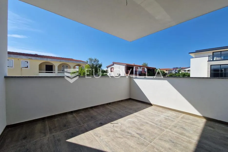 vir, trosoban apartman u blizini plaže, 1. kat - slika 2