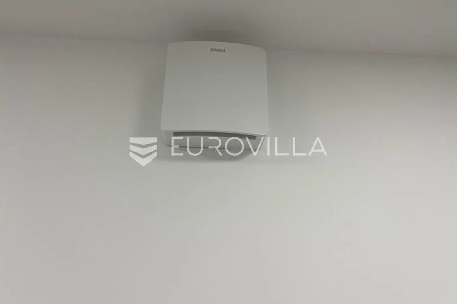istra, pula, centar grada uredski poslovni prostor nkp 18 m2 na 1. katu - slika 3