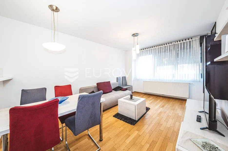 zagreb, ljudevita posavskog, odličan dvosoban stan 54,50 m² garaža - slika 3