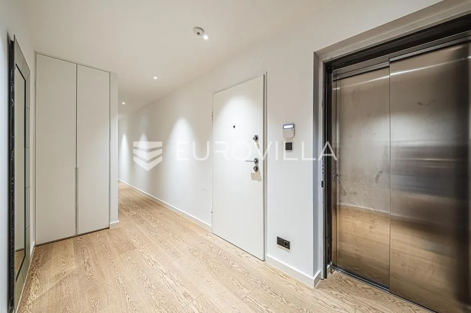 zagreb, donji grad, centar, luksuzan peterosoban stan s loggiom, terasom i vrtom 150 m² - slika 21