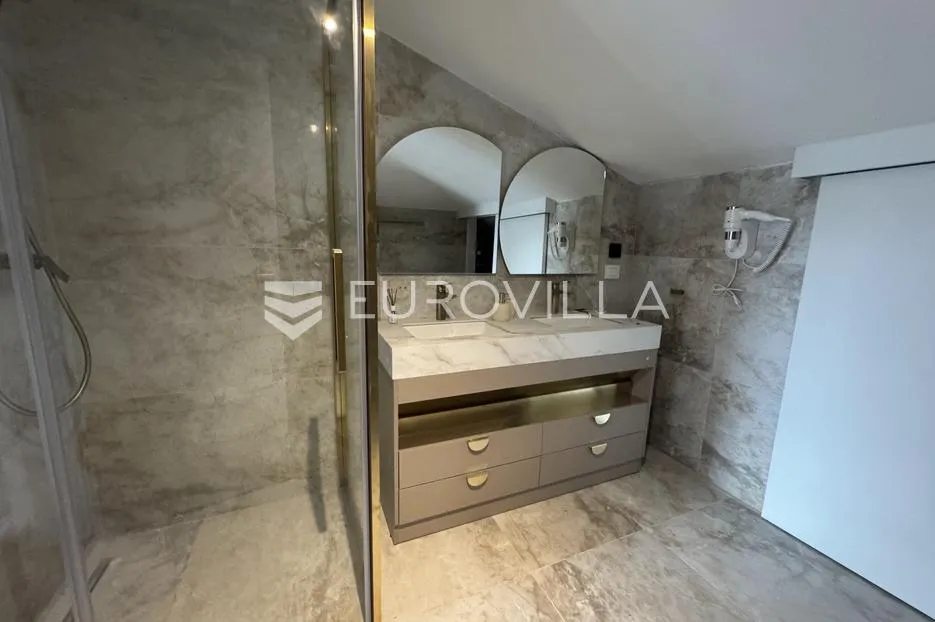 istra, rovinj, luksuzni stan 130m2 s 4 spavaće sobe na 2. katu novogradnje - najam do 1.6. - slika 15