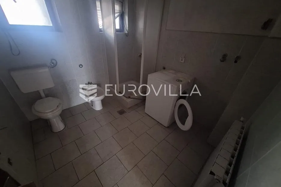 ogulin, sabljak selo, kuća 350 m² s gospodarskim zgradama, 70 m do jezera sabljaci - slika 11