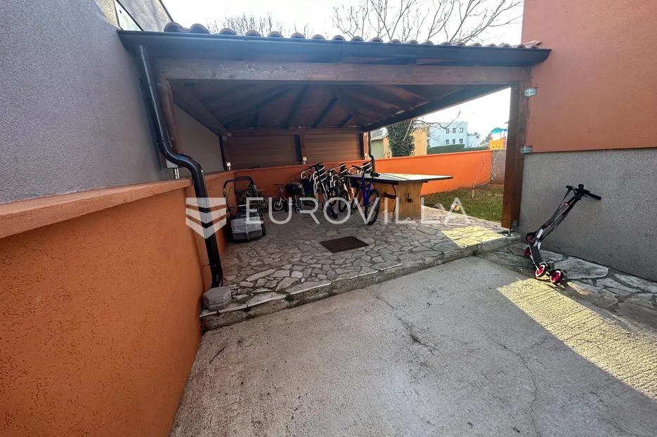 istra, medulin, trosoban stan u suteranu nkp 76 m2, novija zgrada - slika 6