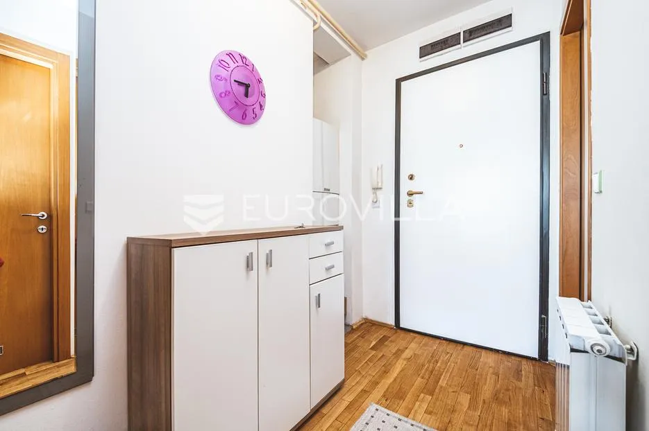 zagreb, bleiweisova, prekrasan dvosoban stan 55 m² - slika 8