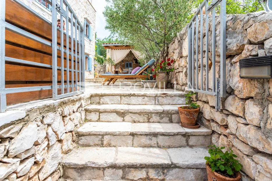 brač, milna, jedinstvena kamena vila na odličnoj lokaciji - slika 40