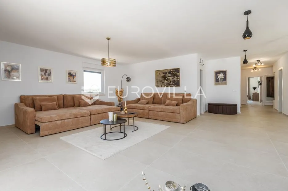 istra, tar, penthouse, tri spavaće sobe, lift, dva parkirna mjesta, novogradnja 191 m² - slika 3