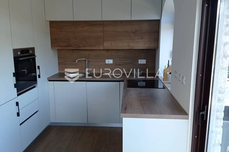 šolta, stomorska, mediteranska vila s bazenom i teniskim terenom - slika 18