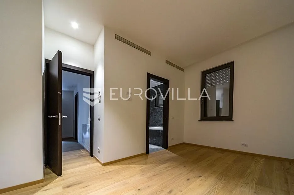 opatija, centar, predivan trosoban stan 113,96 m² - slika 3