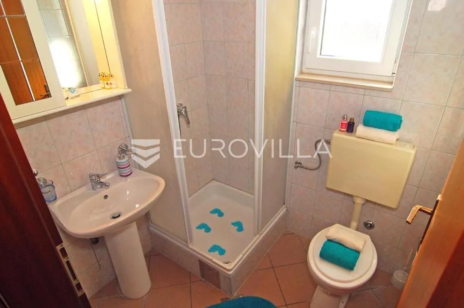 trogir, seget vranjic, dvosoban apartman za dugoročan najam - slika 6