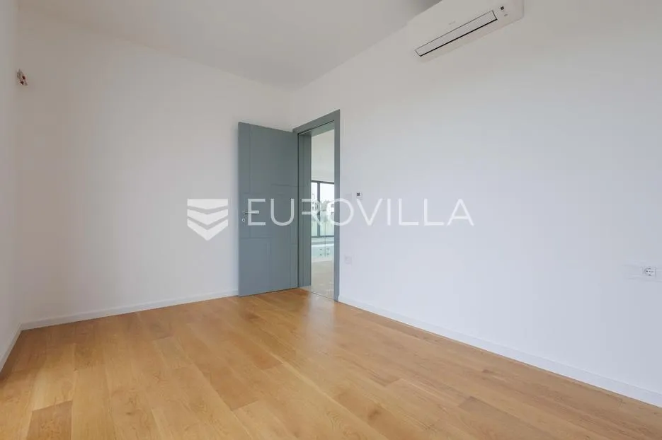 istra, pomer, unikatna, moderna villa 20 m od mora 322 m² - slika 14