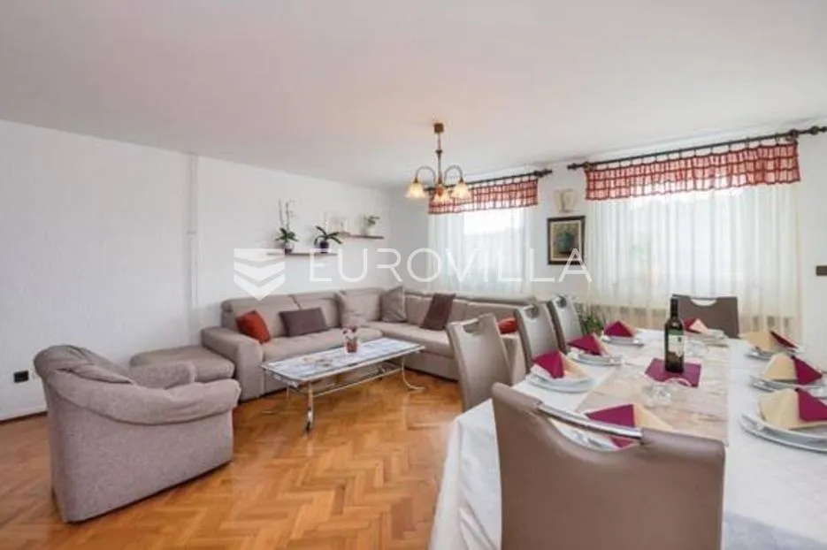 pula, apartmanska kuća s bazenom na uređenoj okućnici, 350 m od mora - slika 7