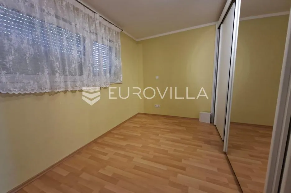 lovran, stan u centru s pogledom na more i velikom terasom - slika 4