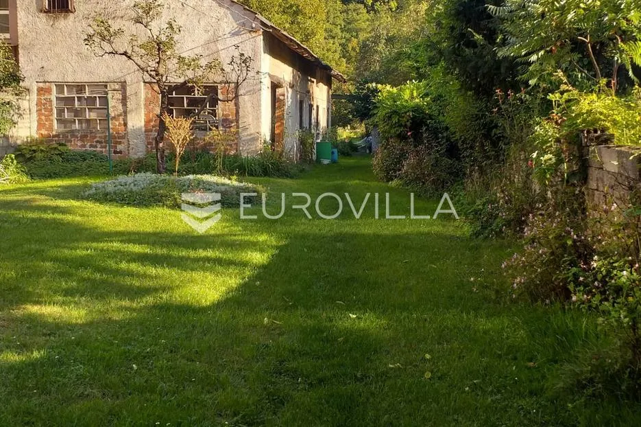 samobor, kuća s velikim zemljištem i gospodarskim objektima na parceli 1578 m² - slika 4