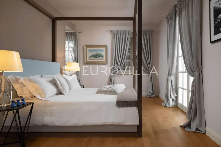 vabriga, raskošna vila od 302 m2 sa prekrasnim vrtom - slika 14