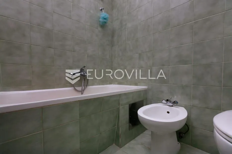 lovran, stan u centru od 107 m², 3 balkona s pogledom na more - slika 6