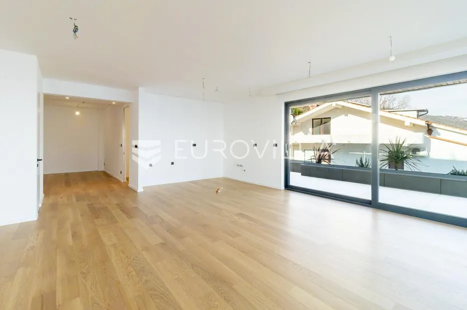 Opatija, peterosoban stan s pogledom na cijeli Kvarner, 200 m²