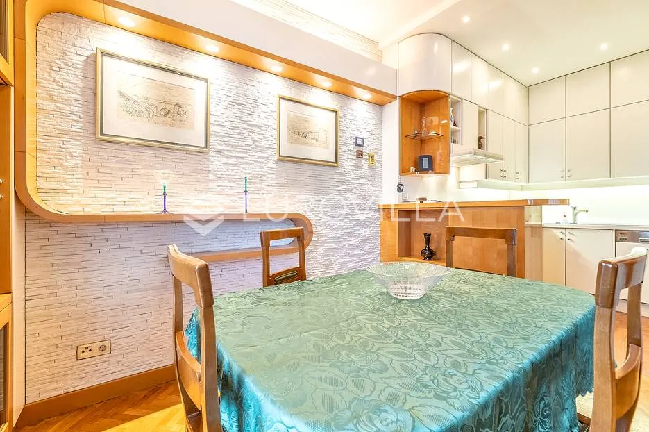 zagreb, centar, trosoban stan 80 m² s loggiom - slika 4