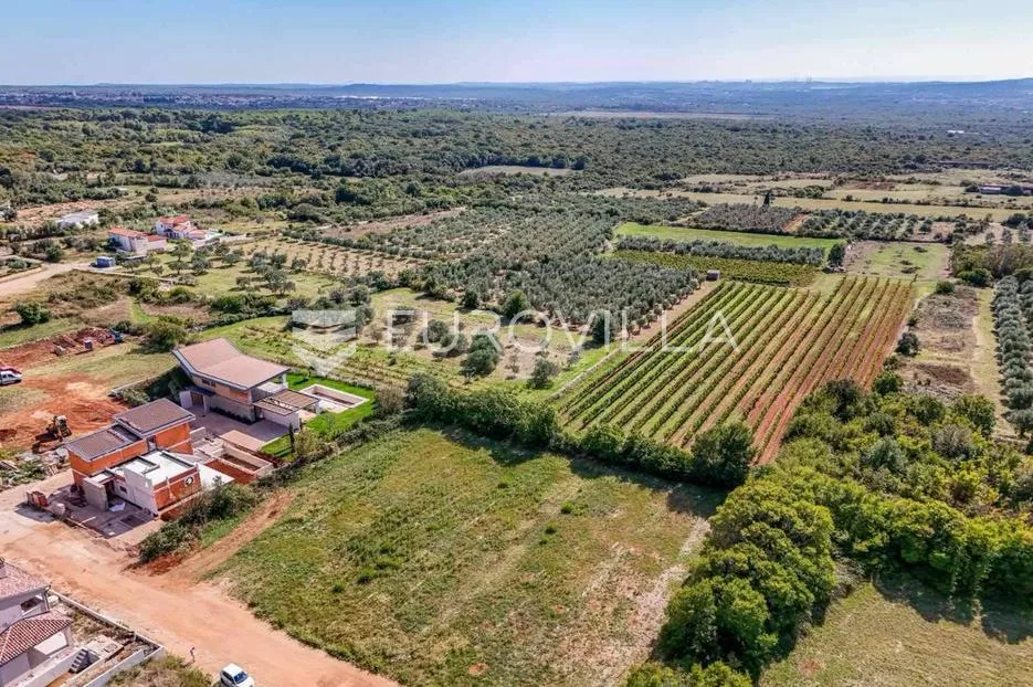 istra, vodnjan, građevinsko zemljište 1783 m² s pogledom na more, idealna lokacija - slika 3