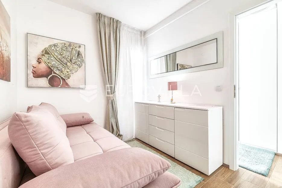 zagreb, kustošija prekrasan trosoban stan 87 m² - slika 8