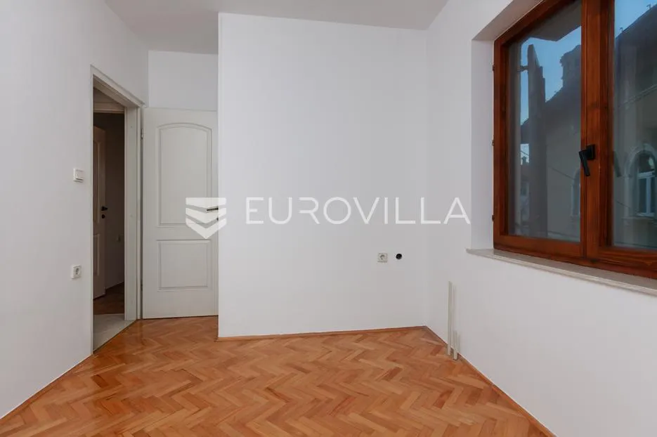 lovran, centar, četverosoban stan od 109 m², pogled na more, 20 m od plaže - slika 16