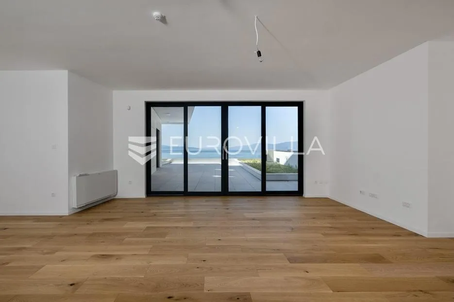 rijeka, pećine, novogradnja, luksuzan četverosoban stan 200,29 m² prvi red do mora - slika 13
