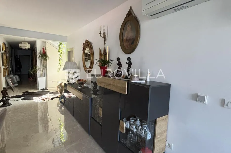 medulin, pješčana uvala, ekskluzivan penthouse prvi red do mora - slika 46