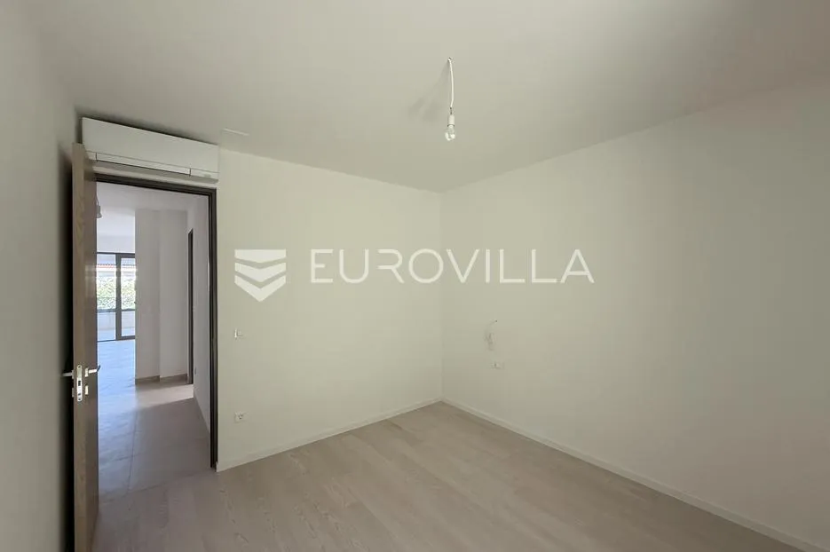 zadar, diklo, luksuzan trosoban stan 124,27 m² na super lokaciji s vrtom - slika 14
