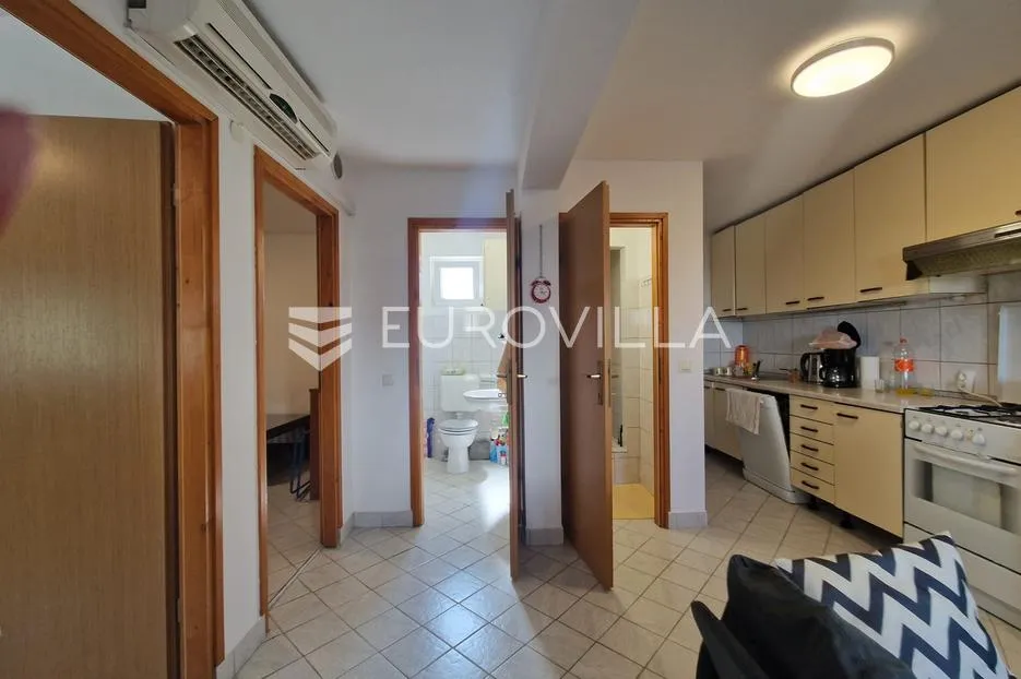 vir, samostojeća katnica s dva apartmana - slika 19