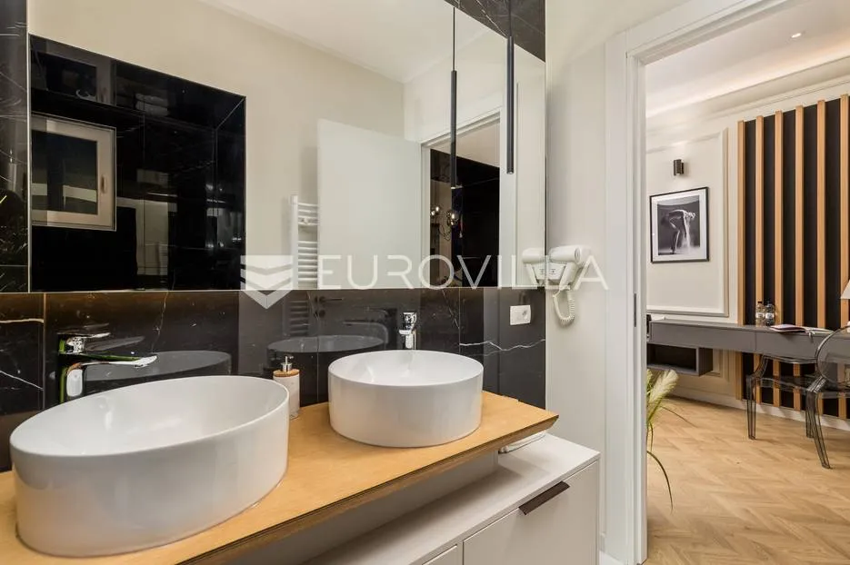 rijeka, centar, novouređen luksuzan stan 104 m² s tri apartmana - slika 16