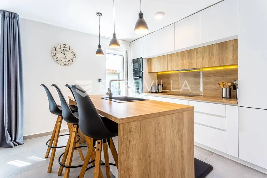 split, bol, moderan penthouse, 4 spavaće sobe - slika 2