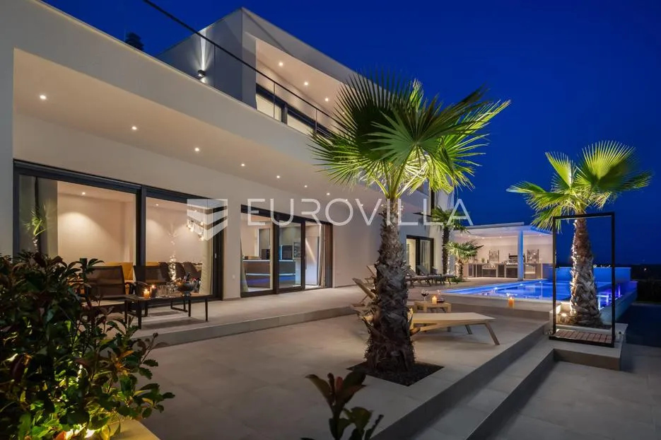 vodice, moderna vila s bazenom i pogledom na more, 332,92 m² - slika 66