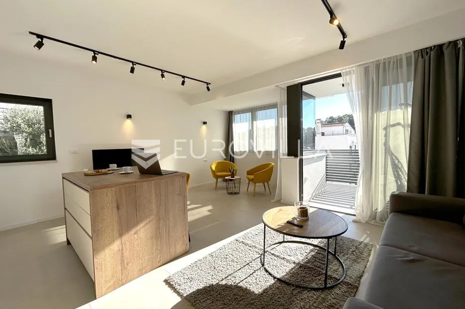 hvar, apartmanska vila sa pet uređenih apartmana - slika 43