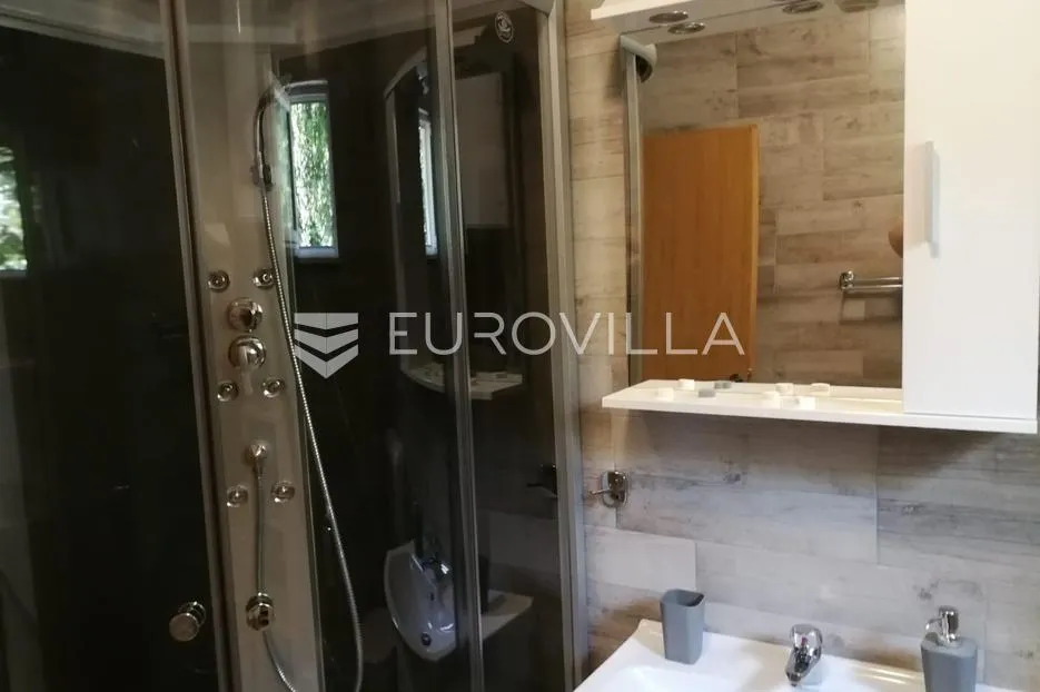 starigrad, tribanj, prostrana kuća s pogledom na more i šest apartmana - slika 39
