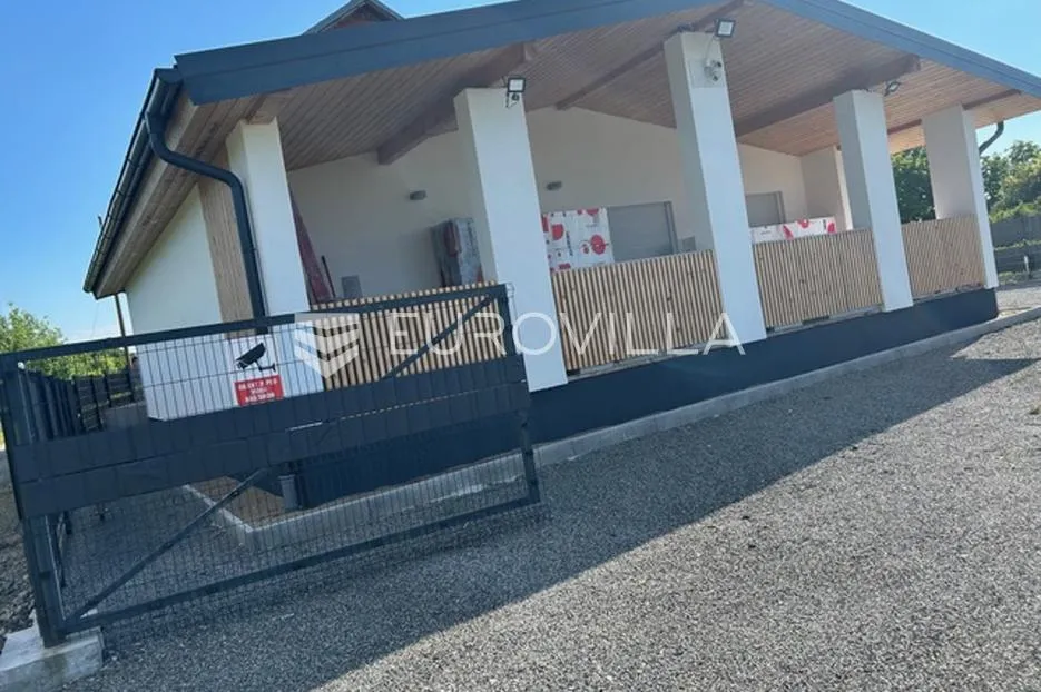 nova gradiška, poljane, kuća 215 m² sa potencijalom - slika 1