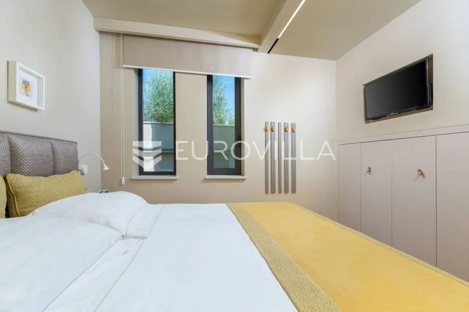 istra, umag, prekrasna vila s bazenom, 156 m² - slika 23