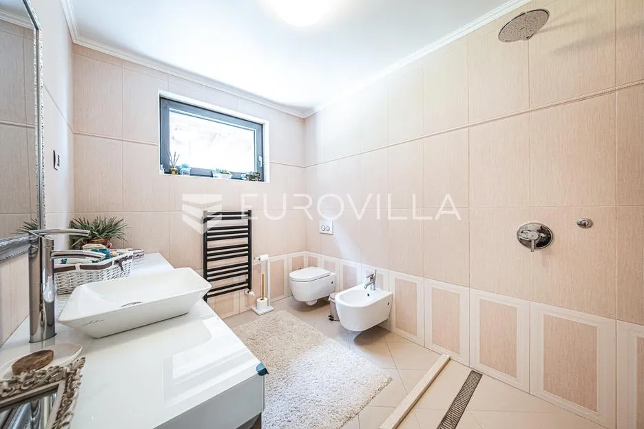 zagreb, vrhovec, moderna obiteljska kuća 419 m² - slika 24